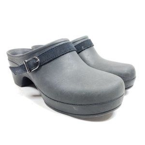 Crocs Women's Size 8 Sarah Clog Black